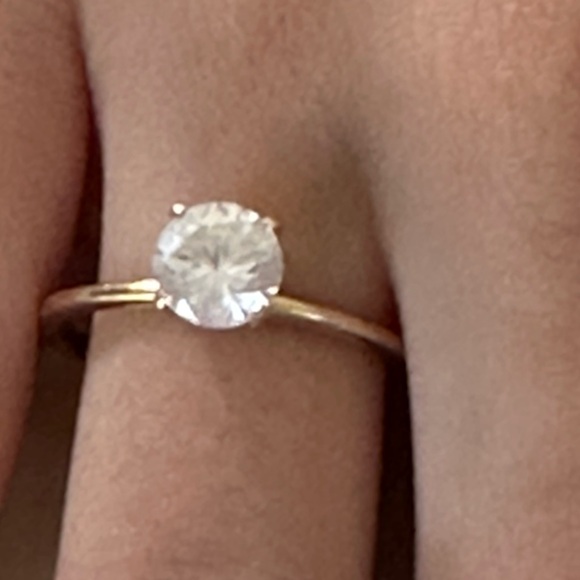 14k real solid gold engagement Elegant Gold Ring - Picture 2 of 8